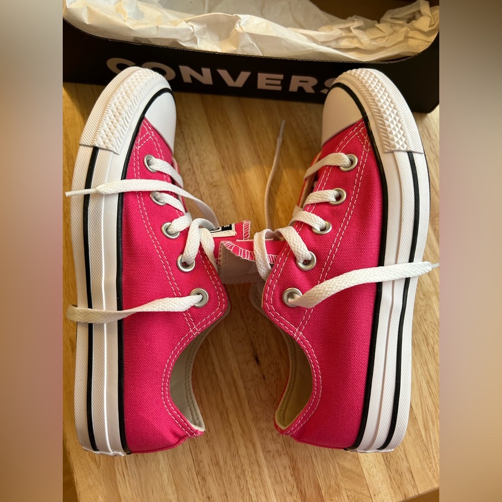Brand New- Chuck Taylor All Star Low-Top Converse Sneakers, Size 6, Pink Fuchsia